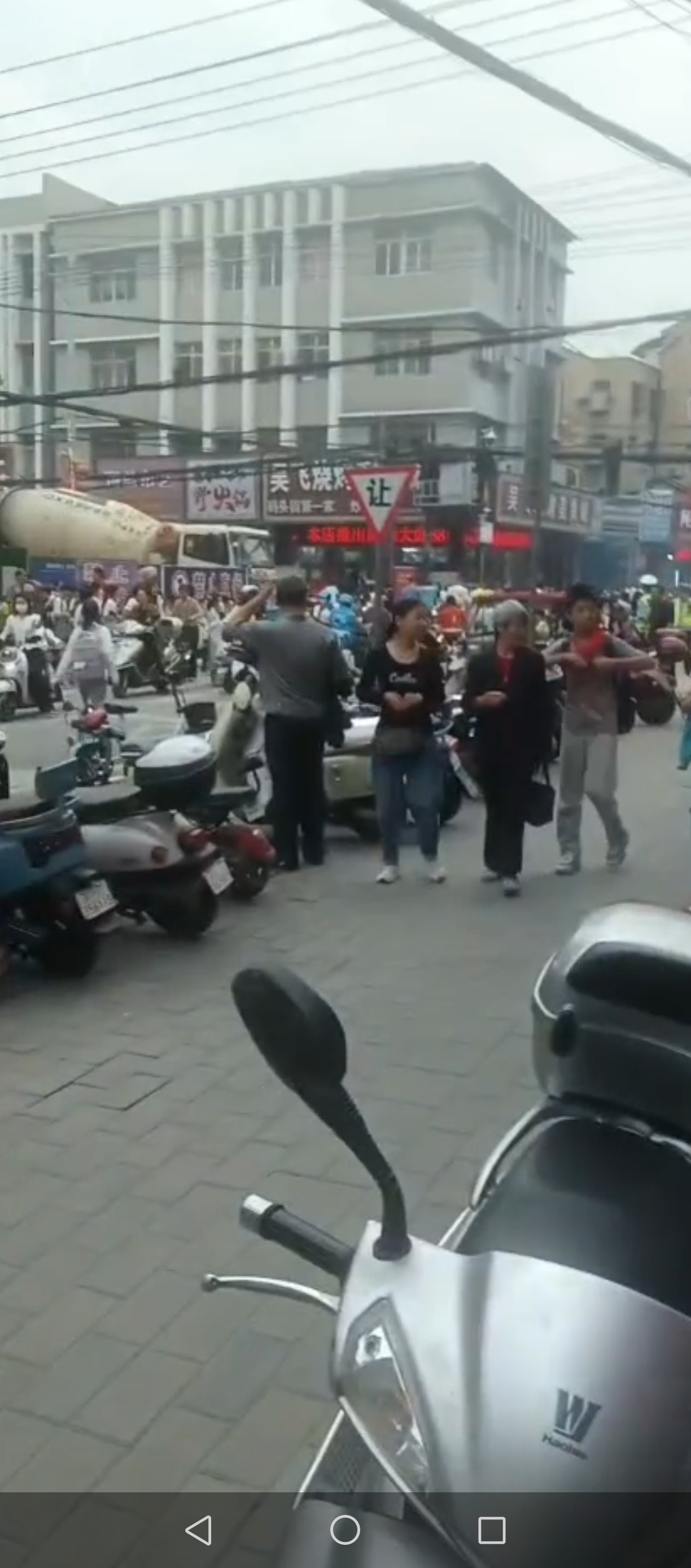 Screenshot_20250514_084421_com.huawei.himovie.local.jpg